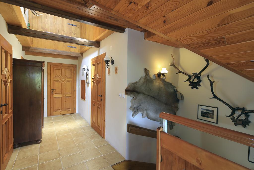 B&B Na Kopecku โรกีนีซ นัด ยีเซอโร ภายนอก รูปภาพ