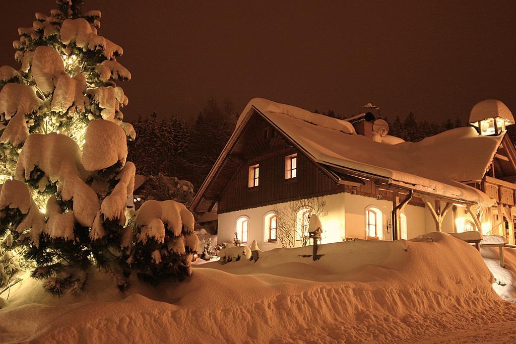 B&B Na Kopecku โรกีนีซ นัด ยีเซอโร ภายนอก รูปภาพ